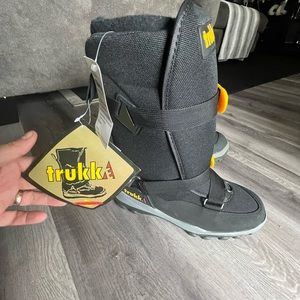 Trukke Winter Sport II women NEW NWT snow snowmobile boots waterproof Size 6